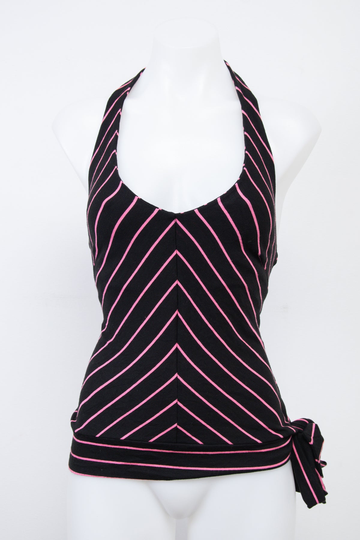 #065 Shameless Halter Top Black | c. 207 | Size 8