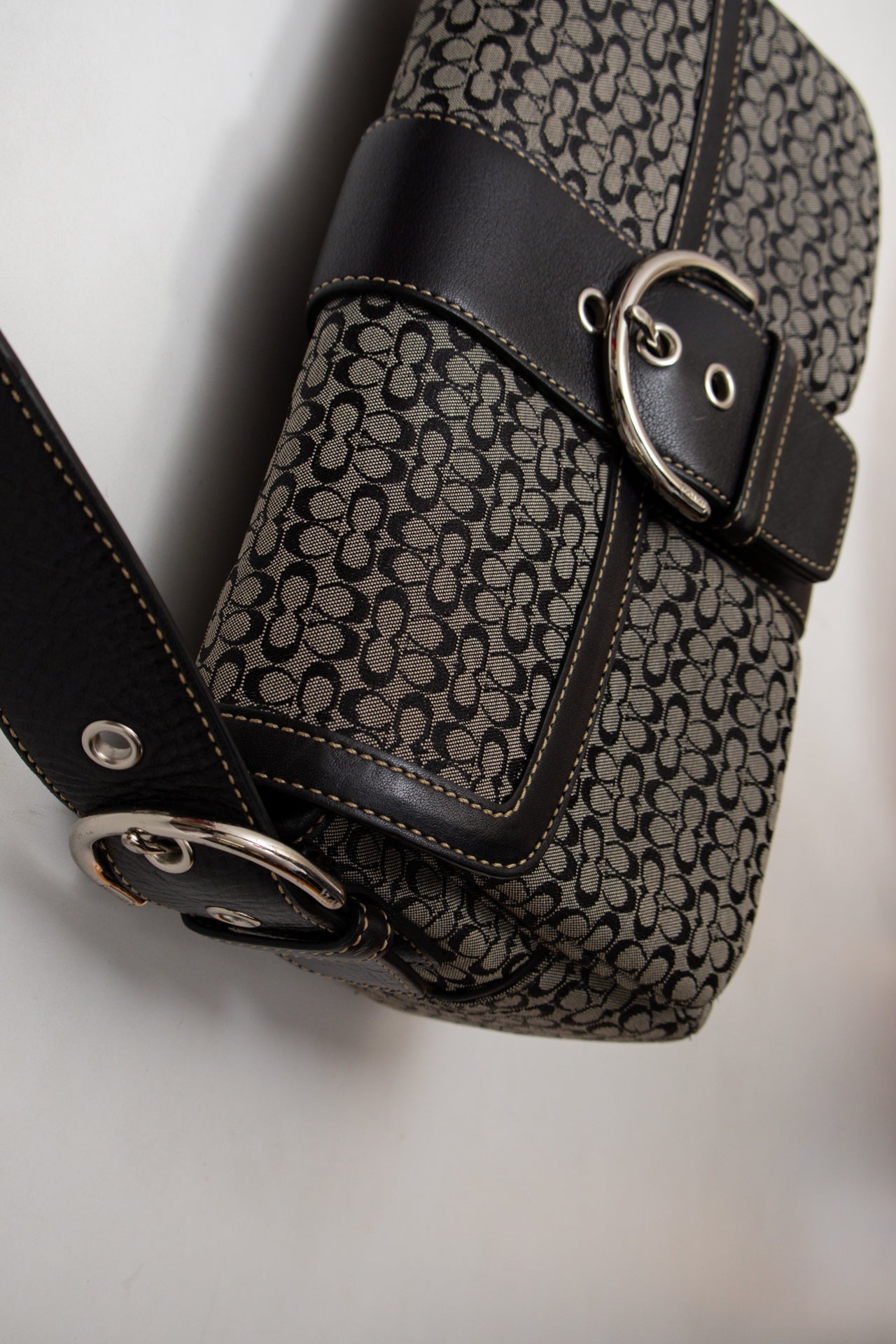 #191 Coach Shoulder Bag Black | c. 198 | Size