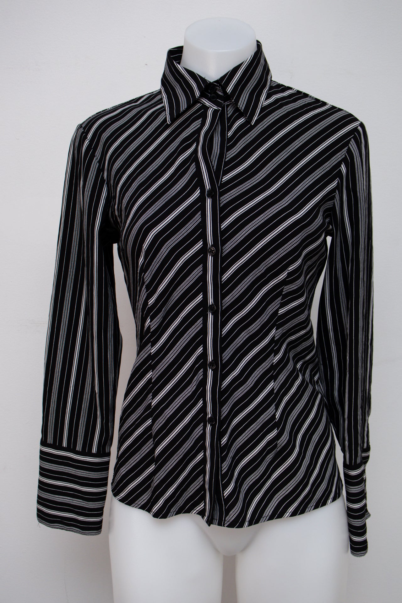 #118 Worthington T-shirt Black | c. 199 | Size 8