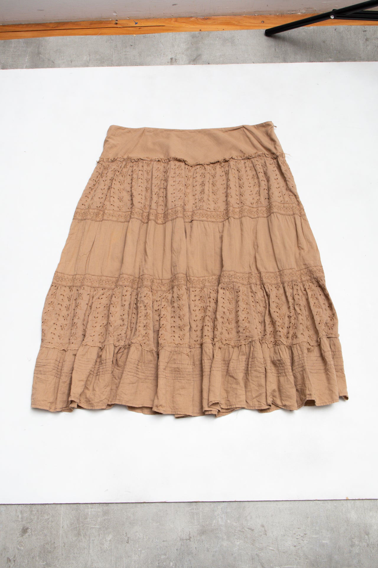 # Forbidden Heartbreaker Skirt Beige | c. 193 | Size 14/16
