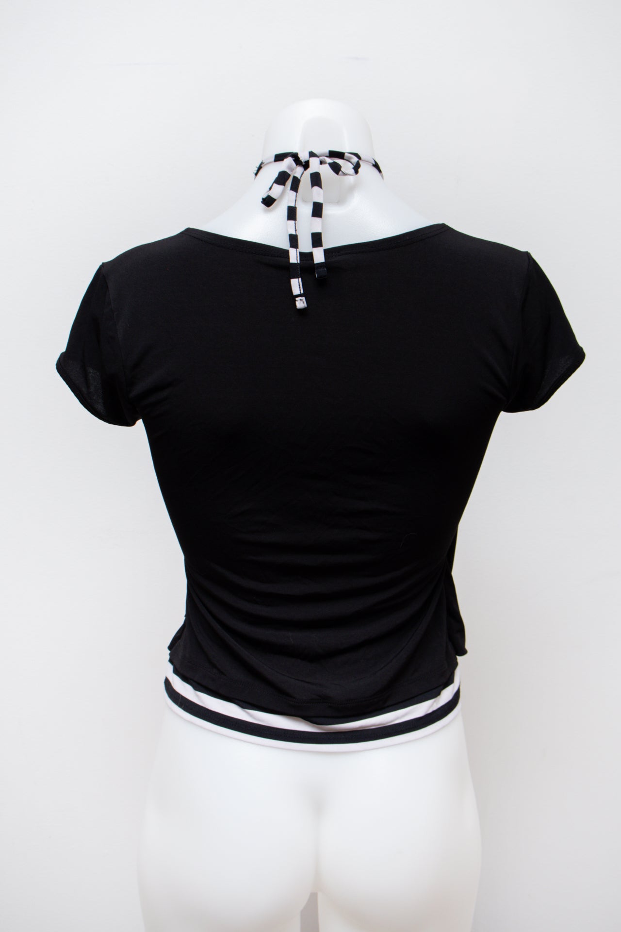 #31 Floral T-shirt Black | c. 193 | Size 8