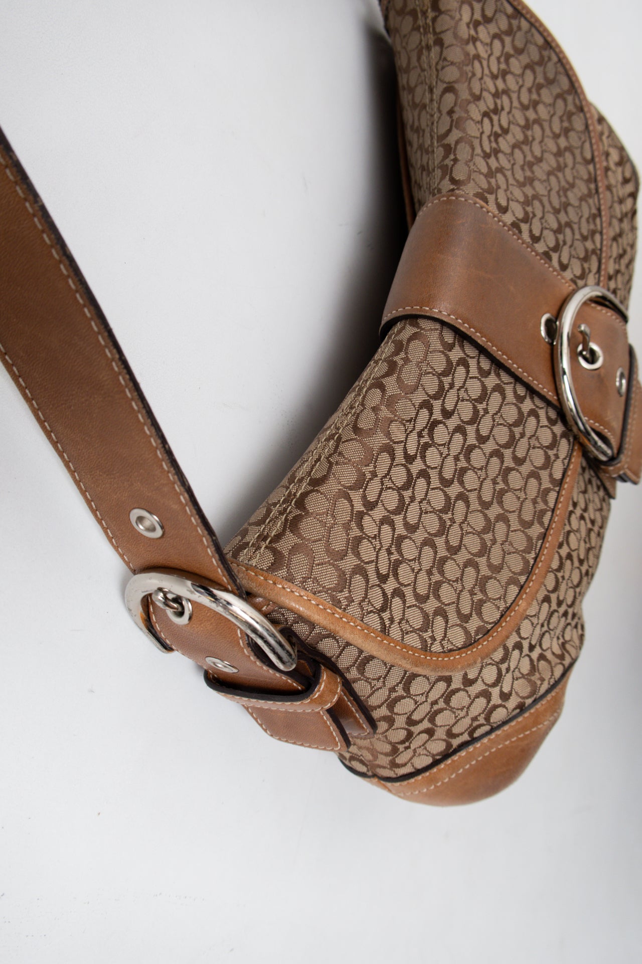 #215 Coach Shoulder Bag Brown | c. 204 | Size