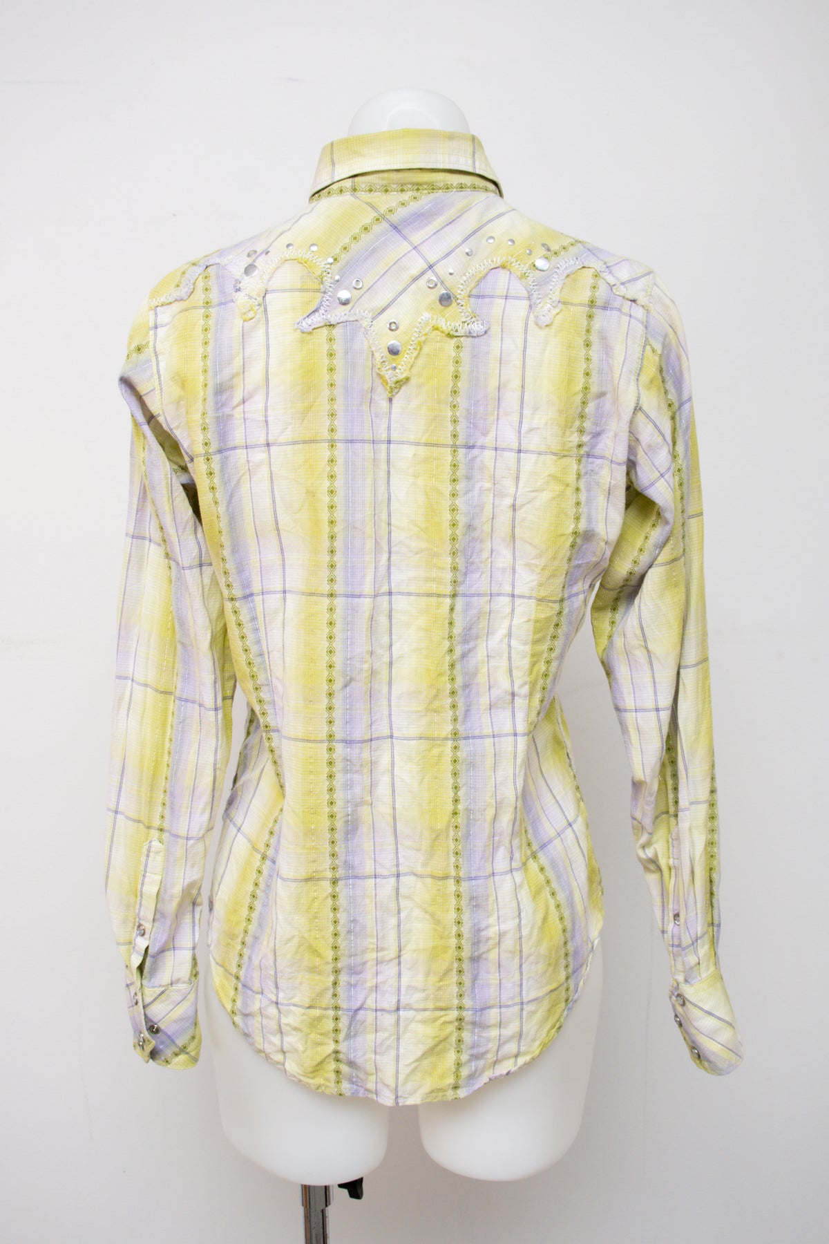 #060 Ariat Long Sleeve Yellow | c. 209 | Size 8