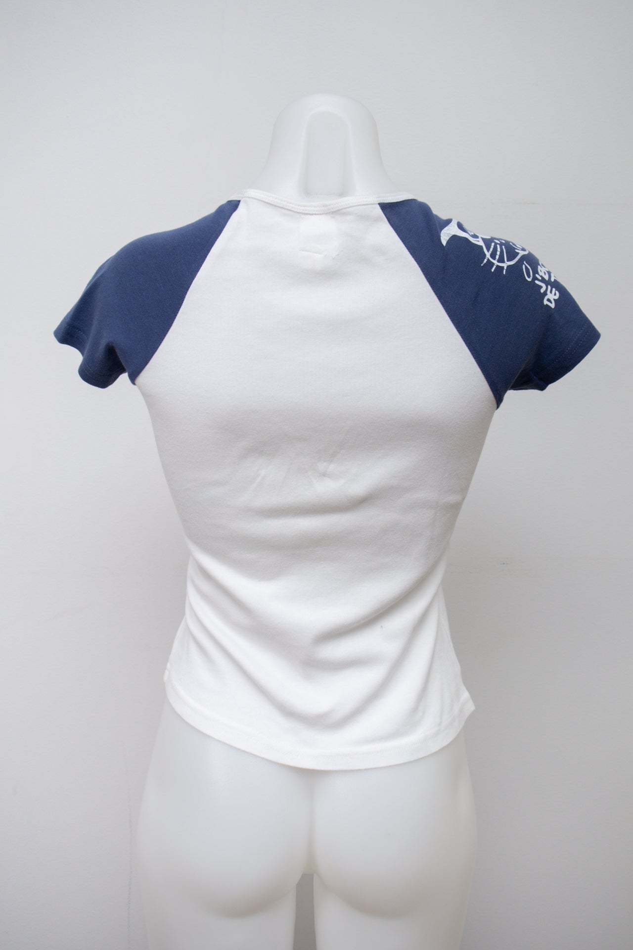 #65 Jen's T-shirt White | c. 198 | Size 8