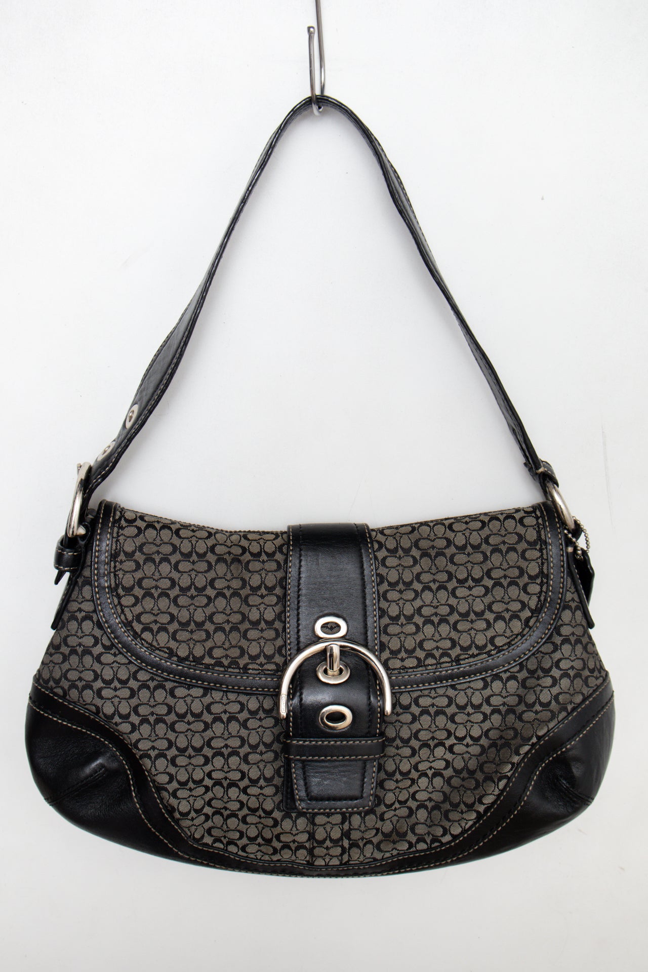 #158 Coach Shoulder Bag Black | c. 187 | Size