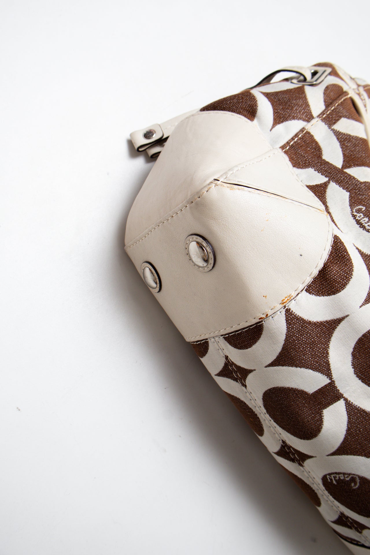 #190 Coach Shoulder Bag Brown | c. 202 | Size