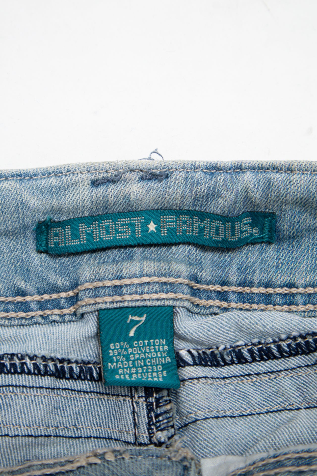 #067 Almost Famous Jeans Blue | c. 212 | Size 8