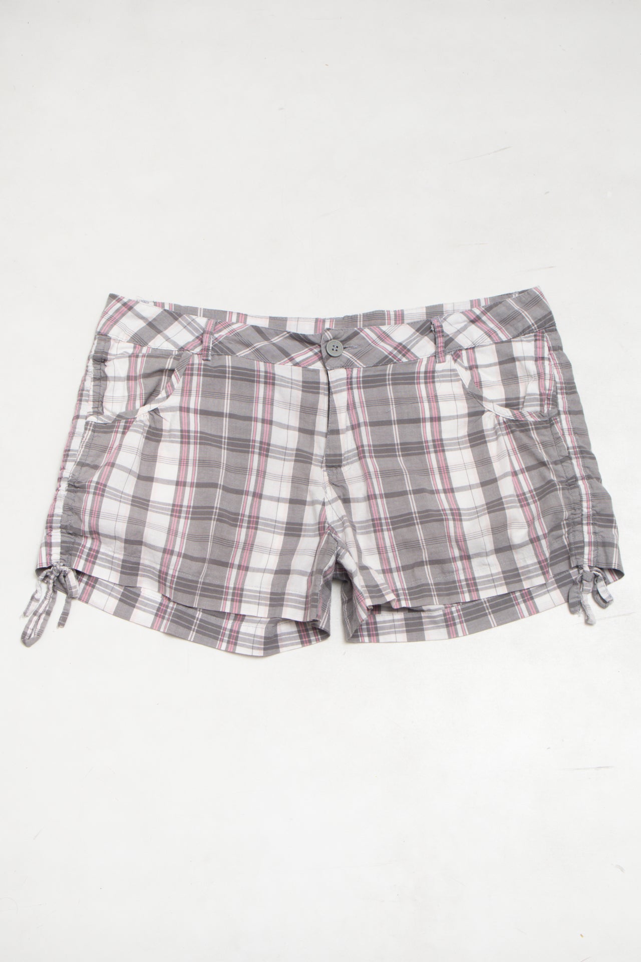 # Madora Shorts Gray | c. 179 | Size 14