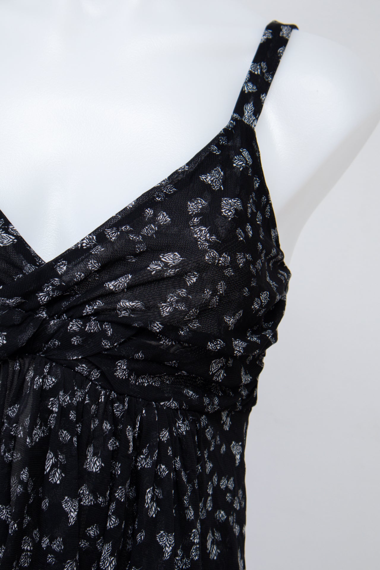 #044 Express Cami Top Black | c. 200 | Size 8