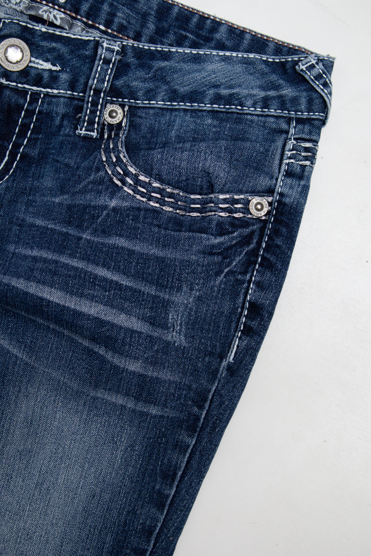 #037 Amethyst Jeans Blue | c. 206 | Size 8