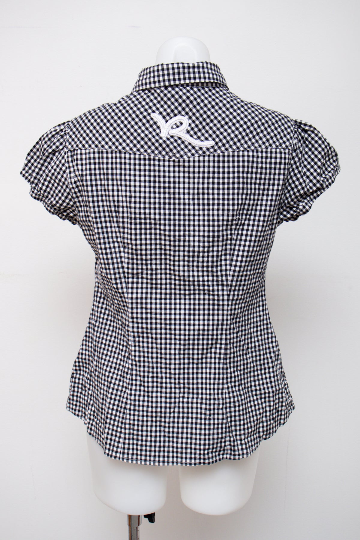 #063 Rocawear Short Sleeve Black | c. 209 | Size 12