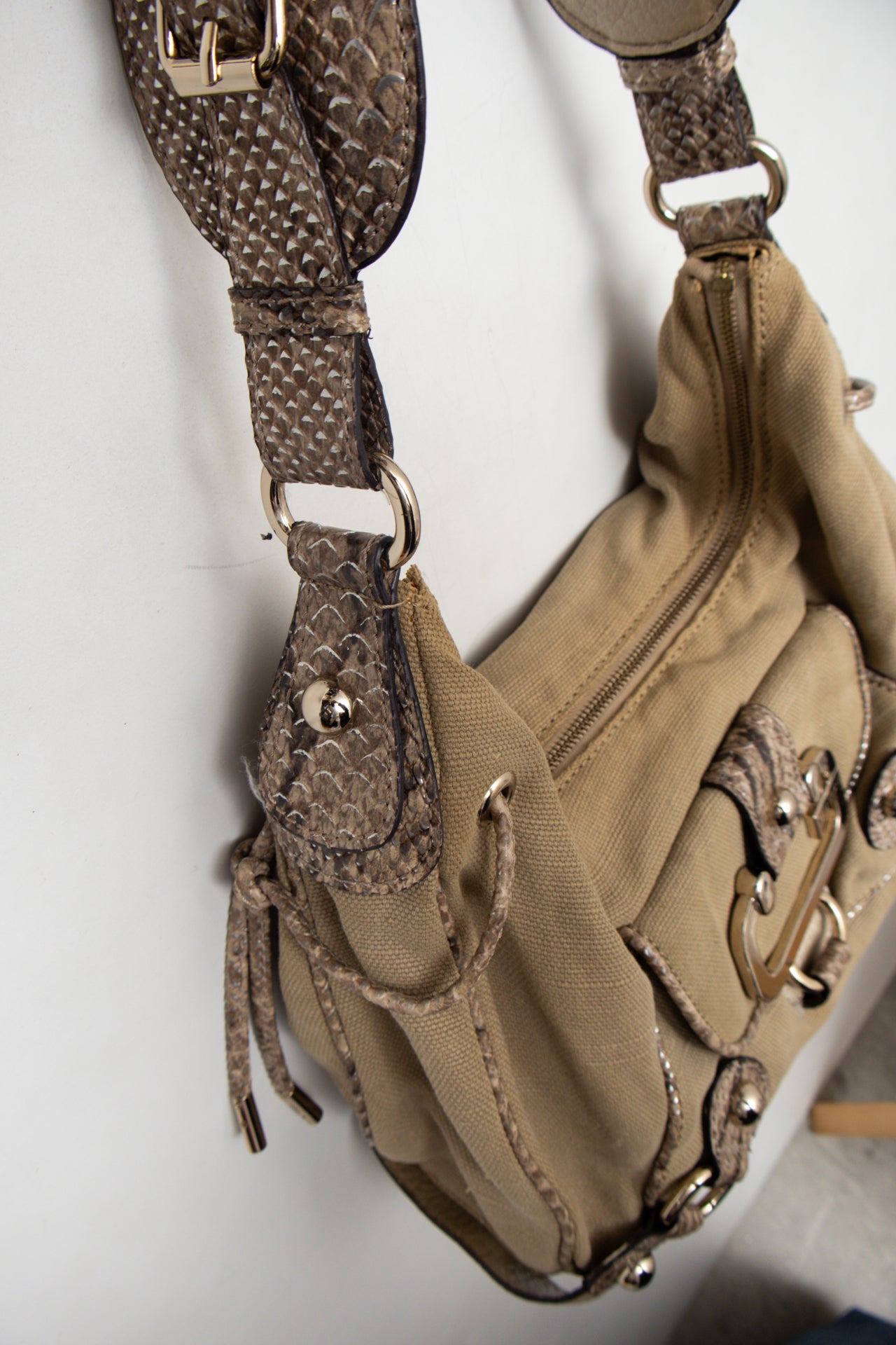 #235 Guess Shoulder Bag Beige | c. 175 | Size