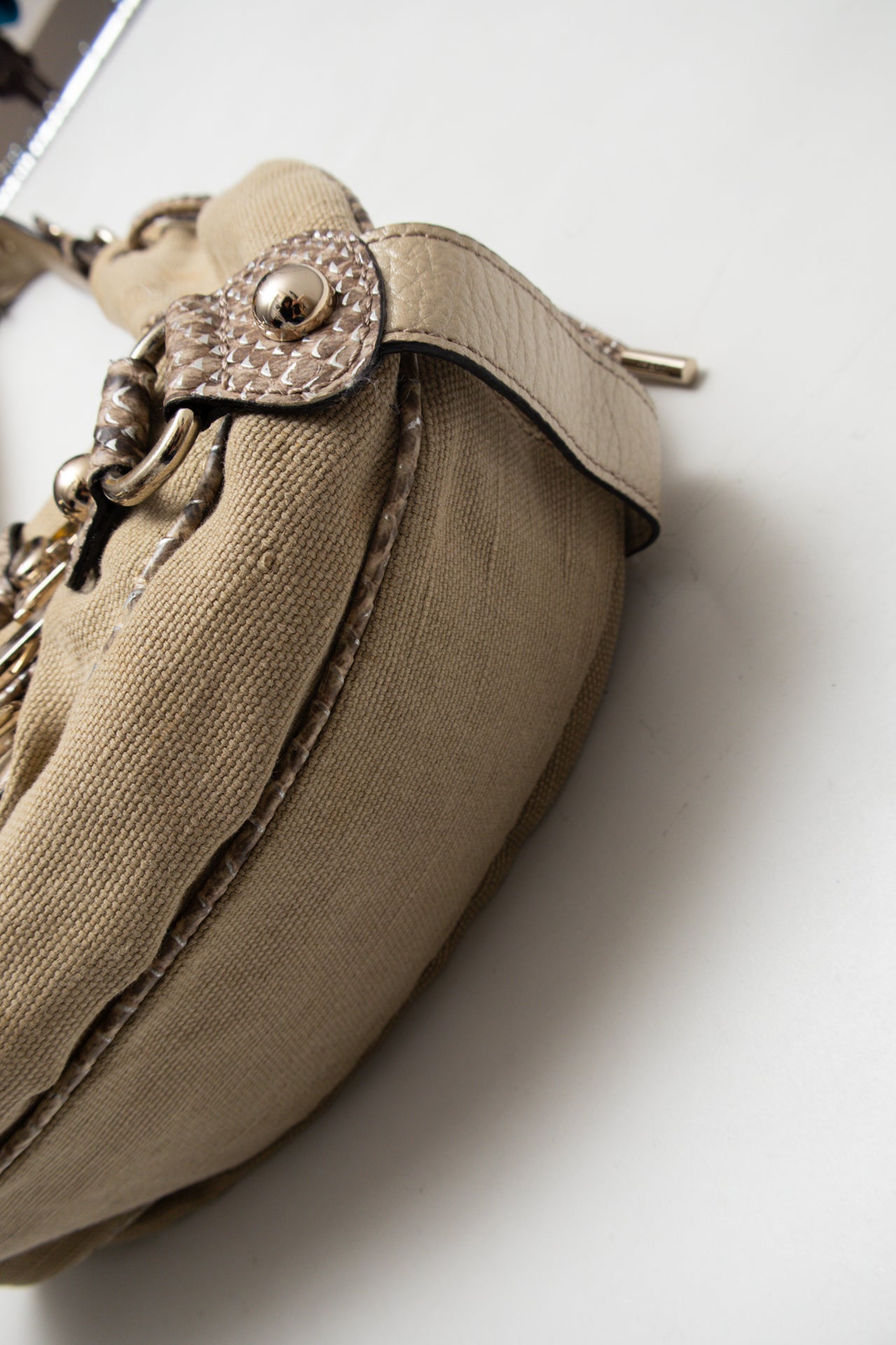 #235 Guess Shoulder Bag Beige | c. 175 | Size