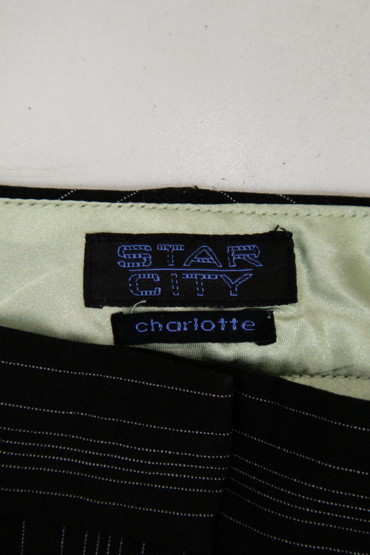 #97 Star City Pinstripe Wide-leg Dress Pants Black | c. 173 | Size 6