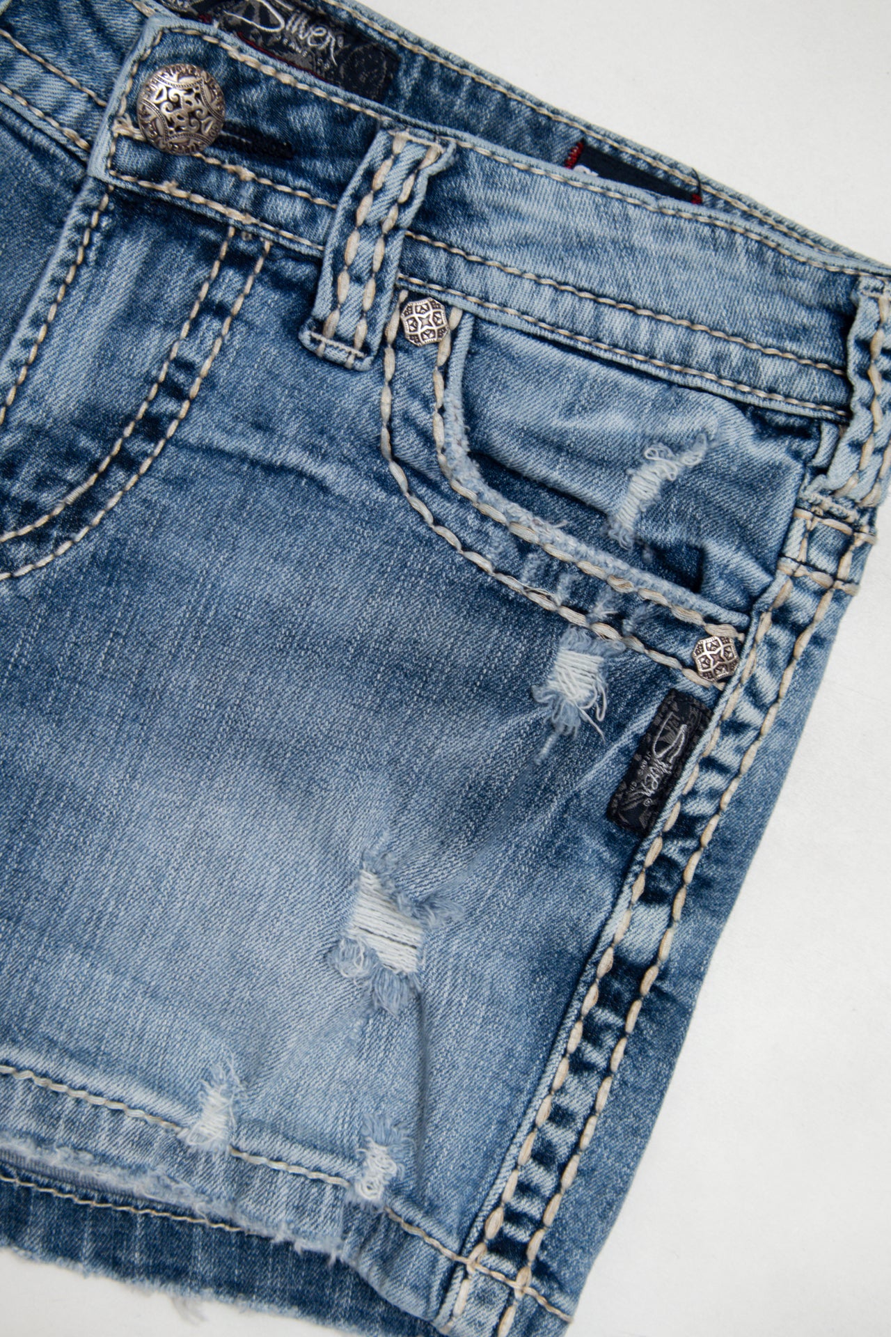 #146 Silver Jeans Co. Denim Shorts Blue | c. 173 | Size 6