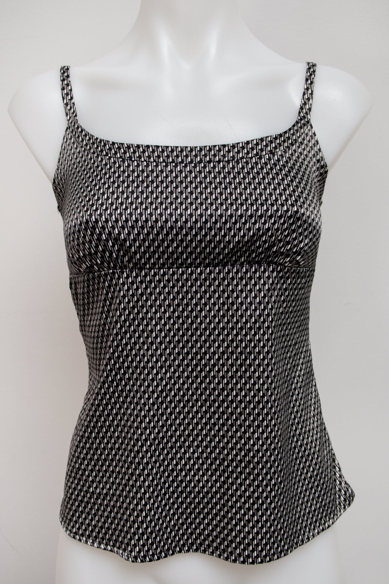 #158 New York & Company Camisole Top Black | c. 176 | Size 6