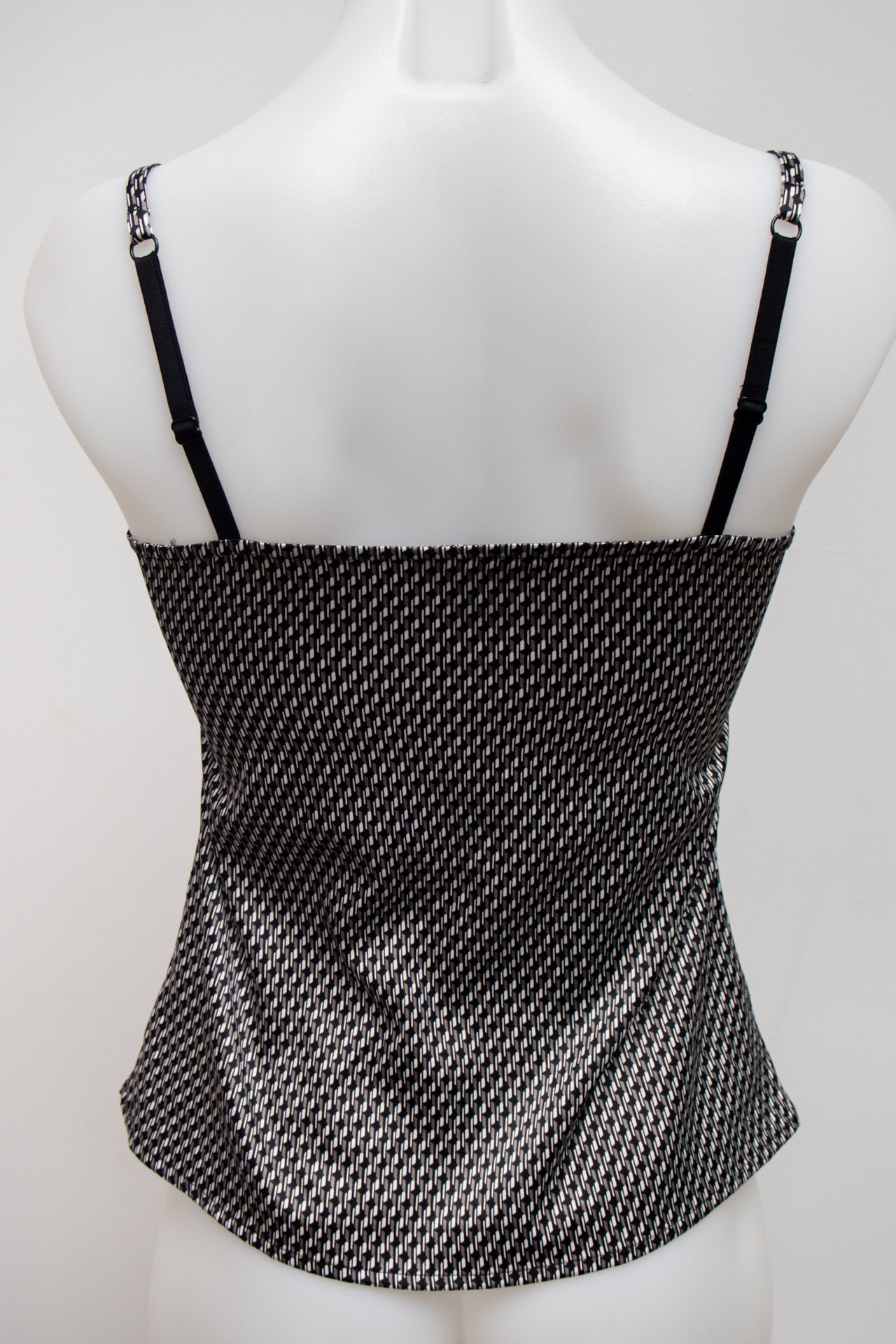 #158 New York & Company Camisole Top Black | c. 176 | Size 6