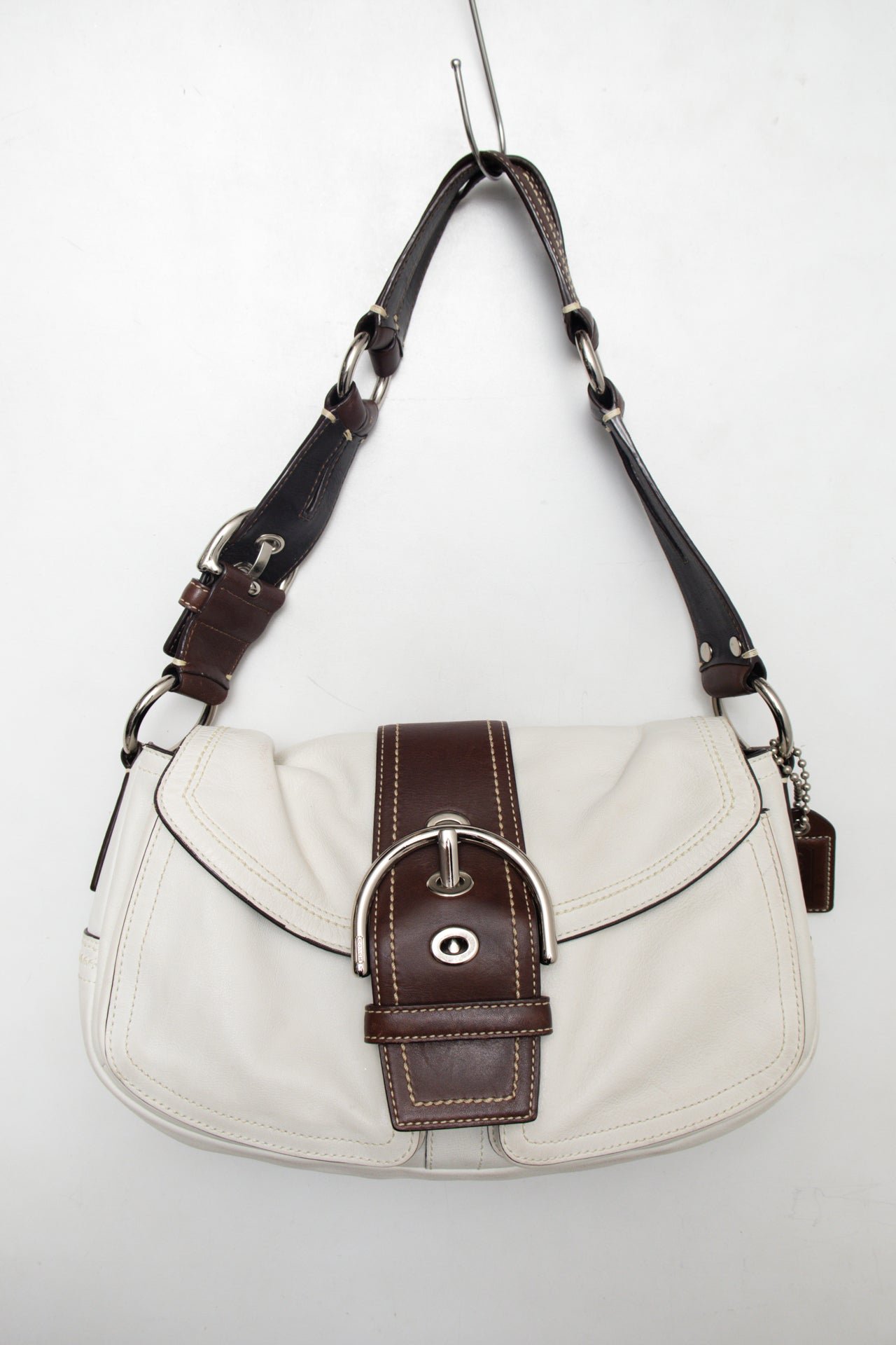 #238 Coach Soho Flat Bag White | c. 175