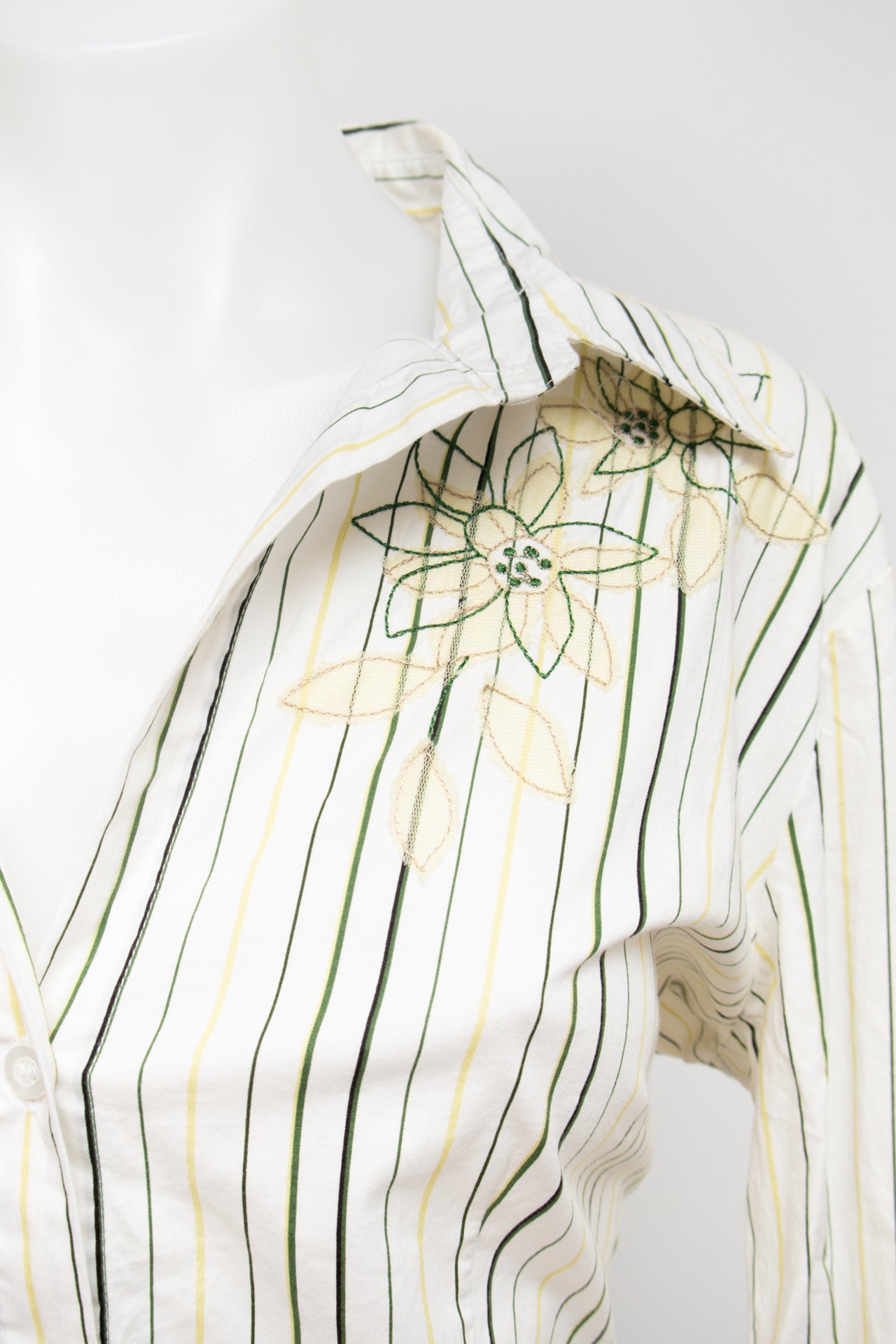 #115 City Stretch New York &amp; Company T-shirt White | c. 176 | Size 10