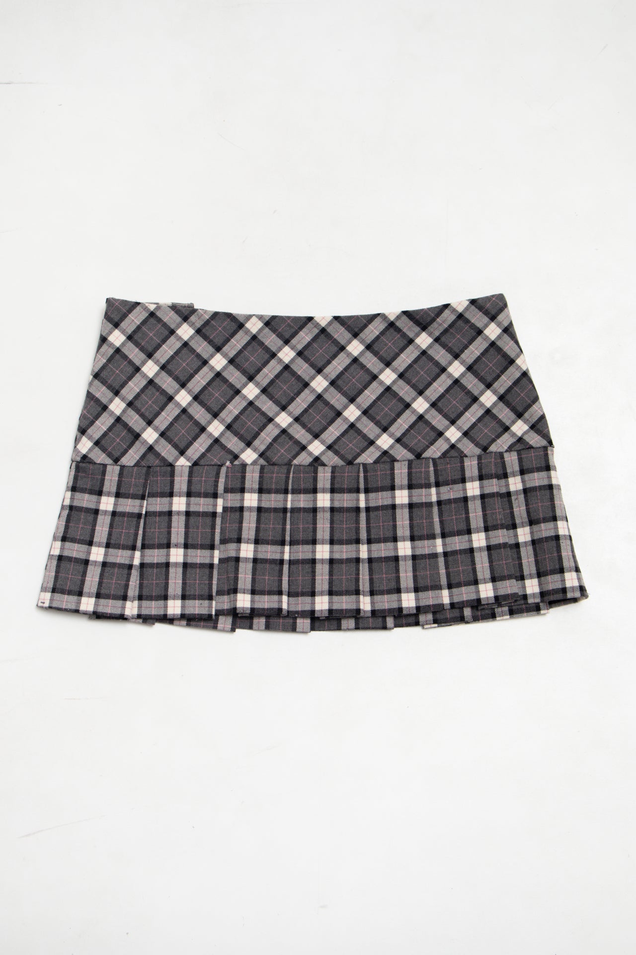 #60 Twentyone Mini Skirt Gray | c. 176 | Size 4