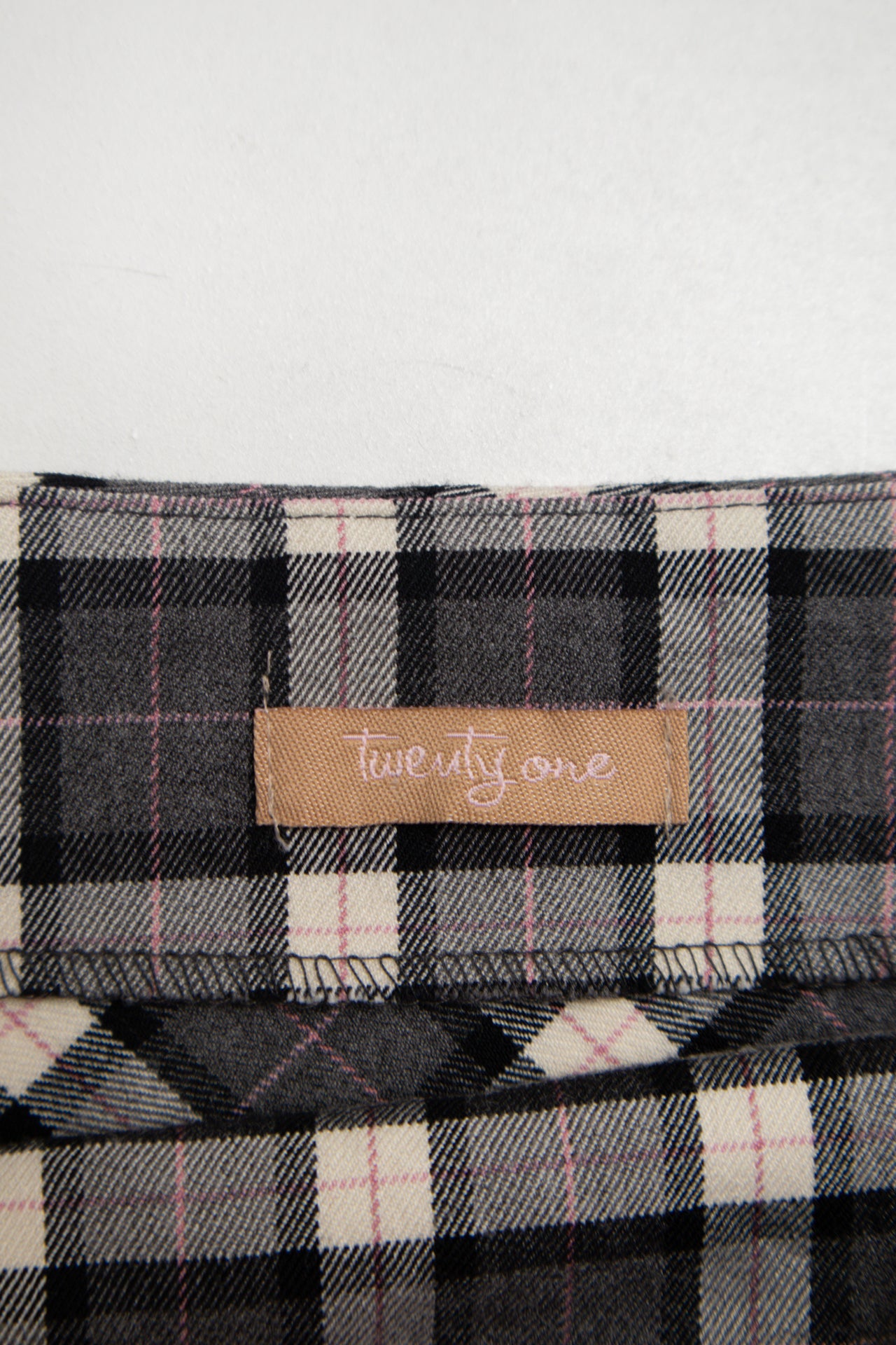 #60 Twentyone Mini Skirt Gray | c. 176 | Size 4