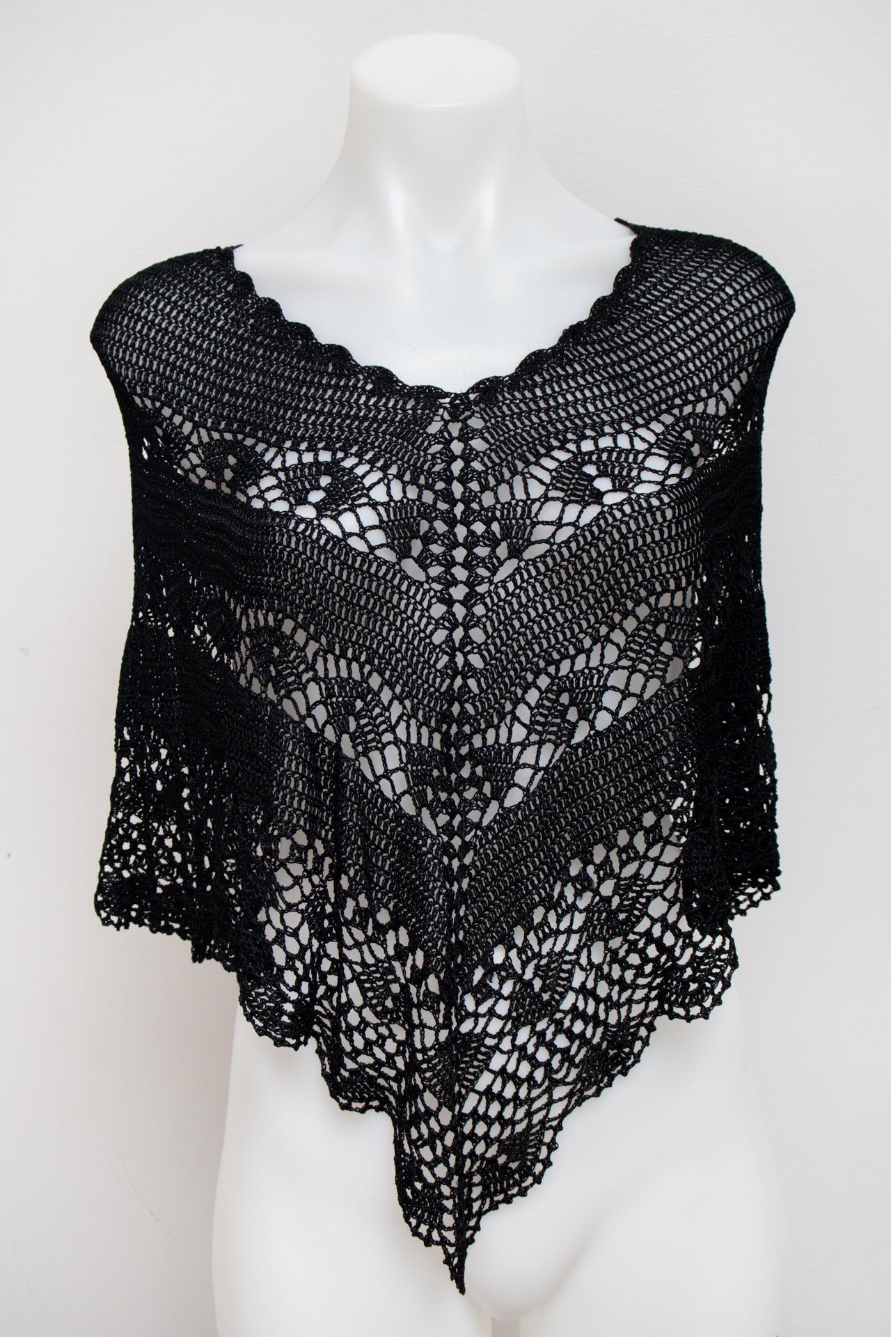 #173 Bisou Bisou Michele Bohbot Tank Top Black | c. 176 | Size 6/8/10