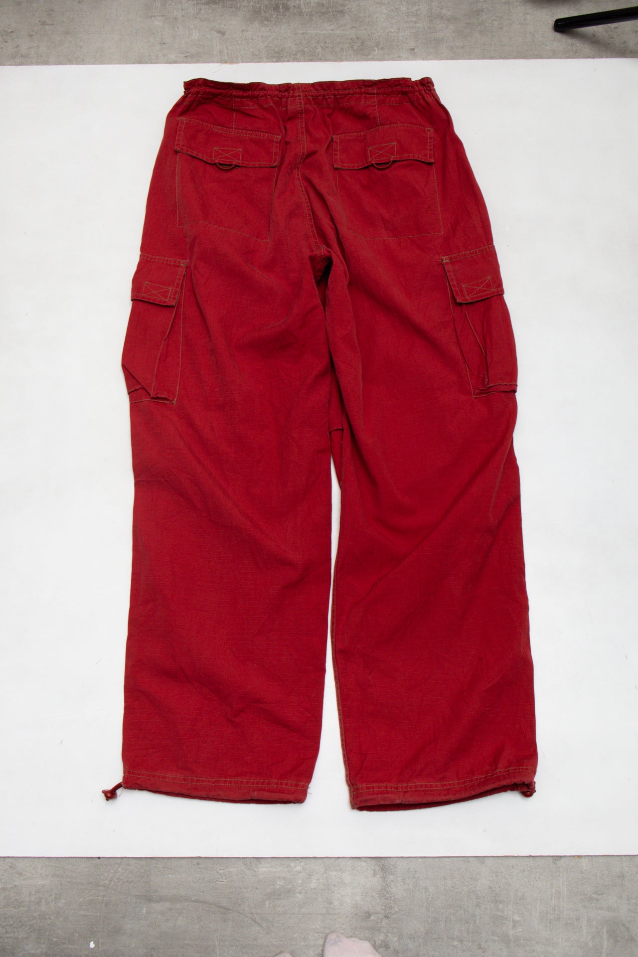 #102 Cargo Pants Red | c. 173 | Size 8