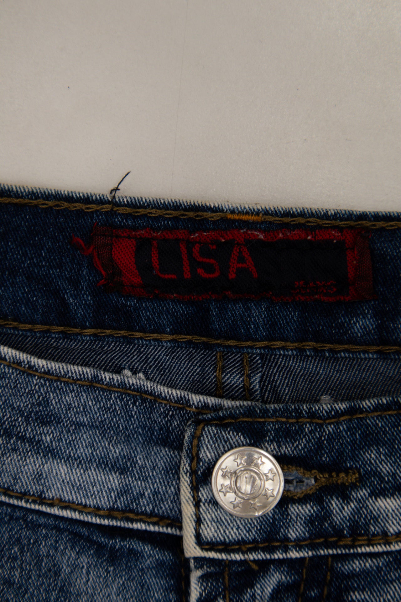 #116 Lisa Capri Jeans / Long Denim Shorts Medium Indigo Blue | c. 174 | Size 8