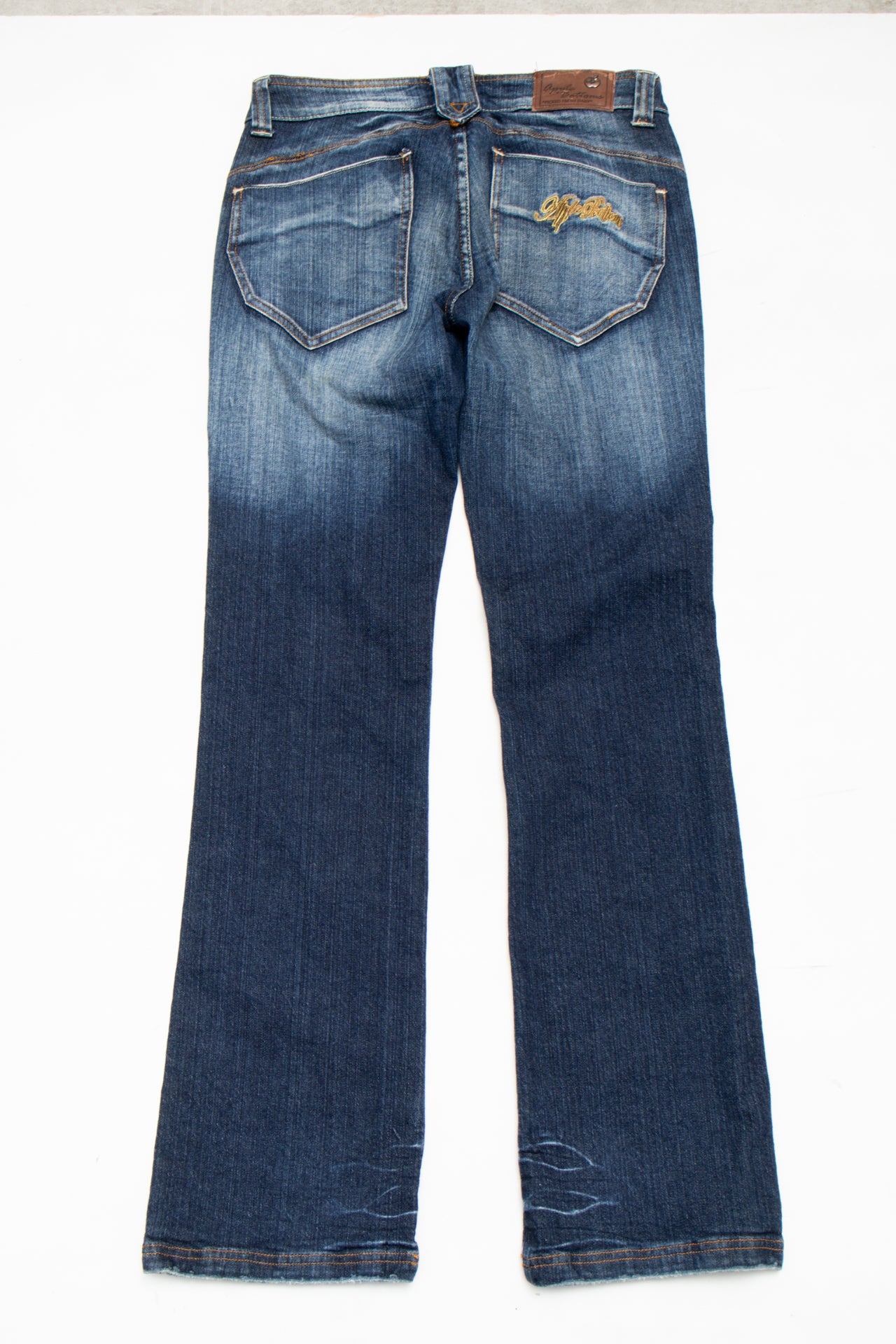 #175 Apple Bottoms Jeans Medium Blue Wash | c. 174 | Size 8