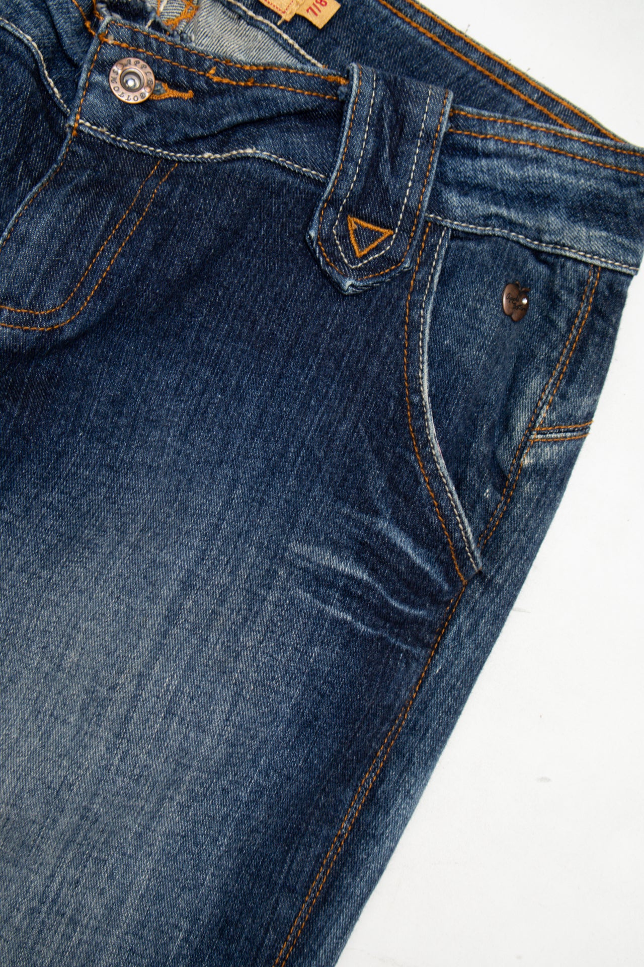 #175 Apple Bottoms Jeans Medium Blue Wash | c. 174 | Size 8