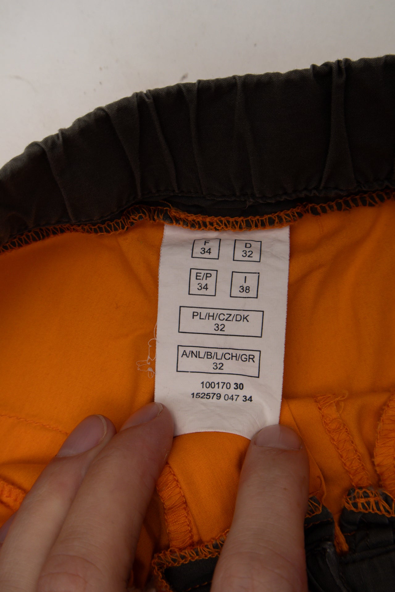 #108 Drawstring Pants Orange | c. 173 | Size 6