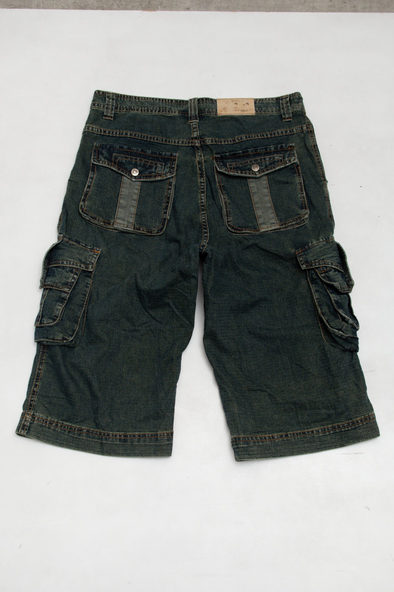#151 Cargo Shorts Green | c. 173 | Size 10
