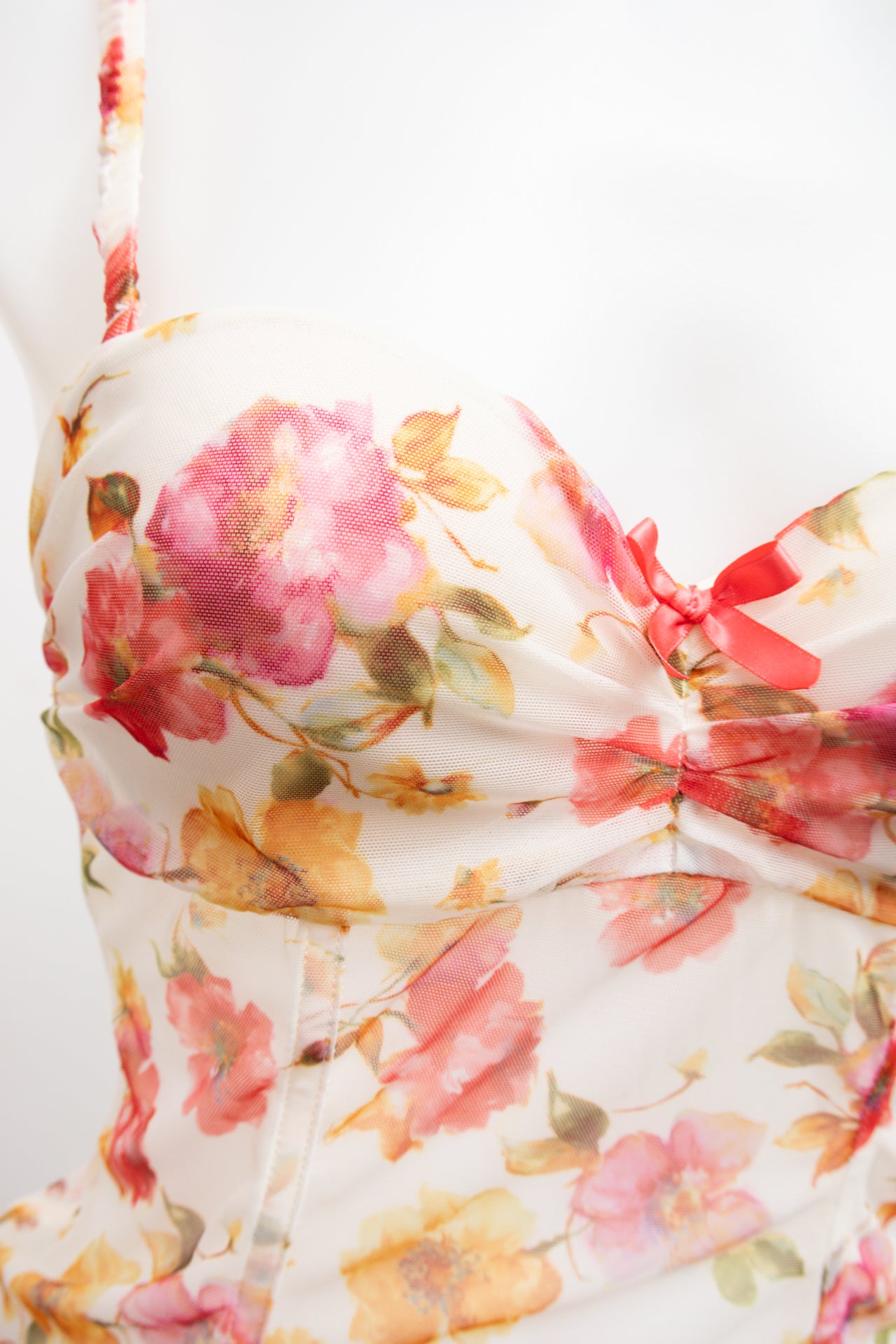 #11 Camisole Top White | c. 175 | Size 8 / 10D