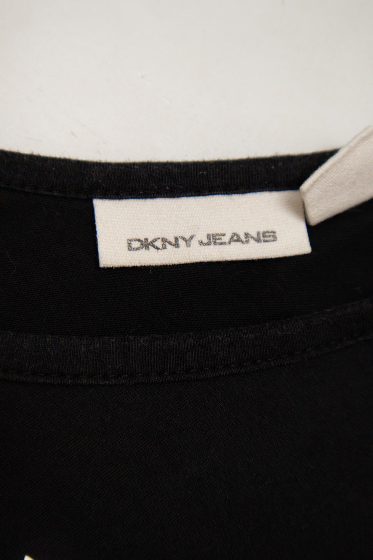 #104 Dkny Jeans T-shirt / Cap Sleeve Top Black | c. 174 | Size 8