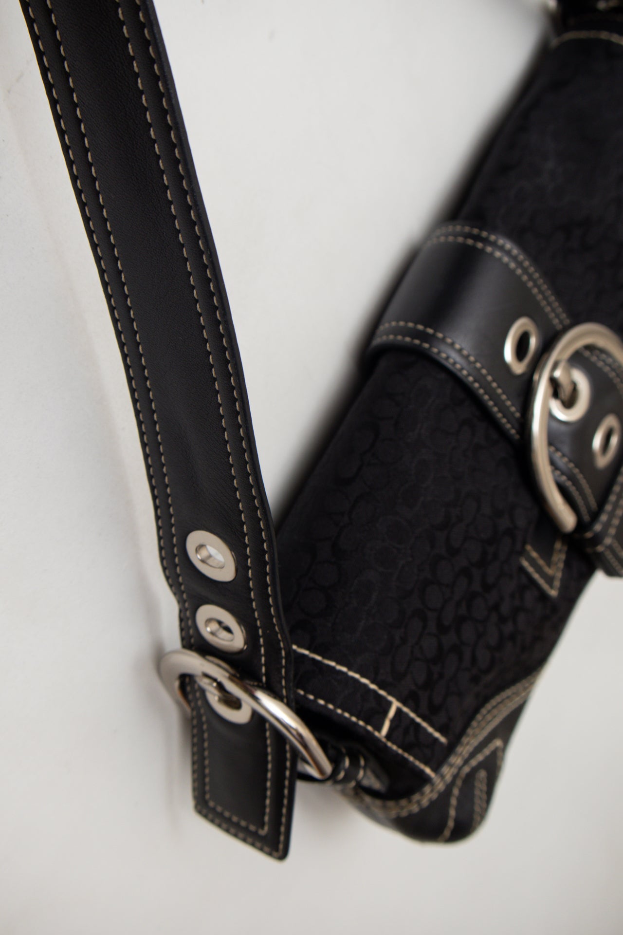 #183 Coach Shoulder Bag Black | c. 176 | Size