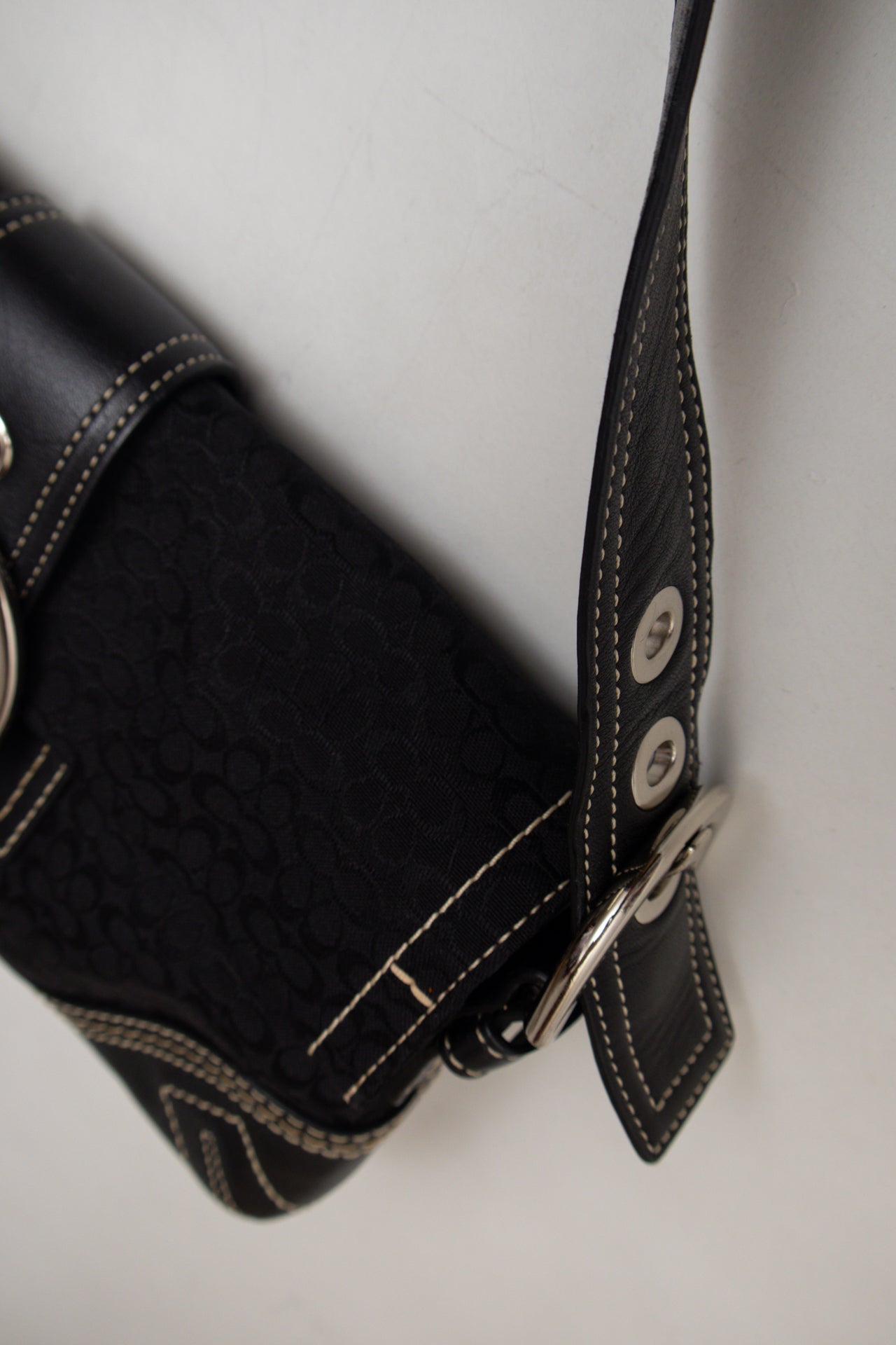 #183 Coach Shoulder Bag Black | c. 176 | Size