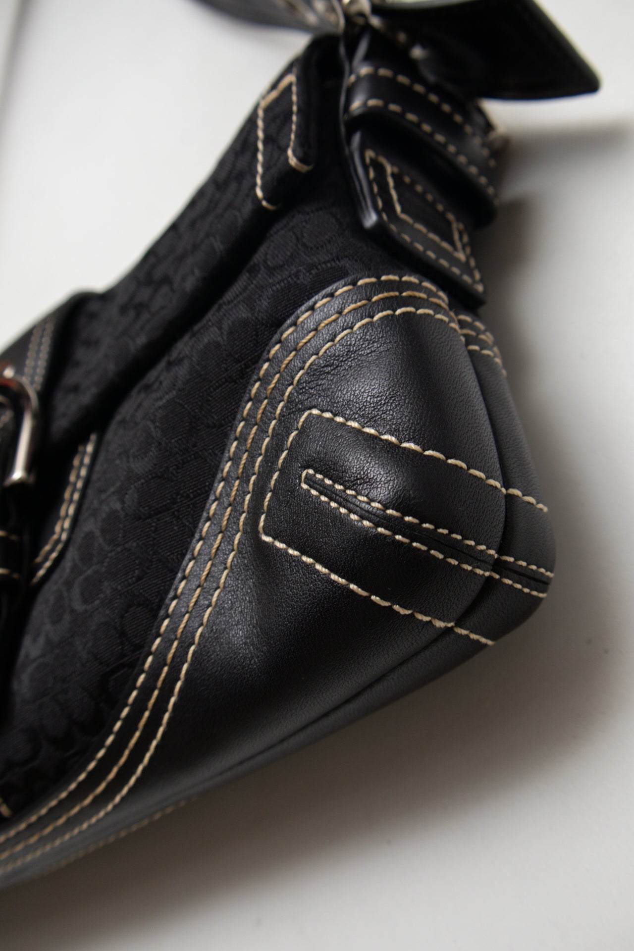 #183 Coach Shoulder Bag Black | c. 176 | Size