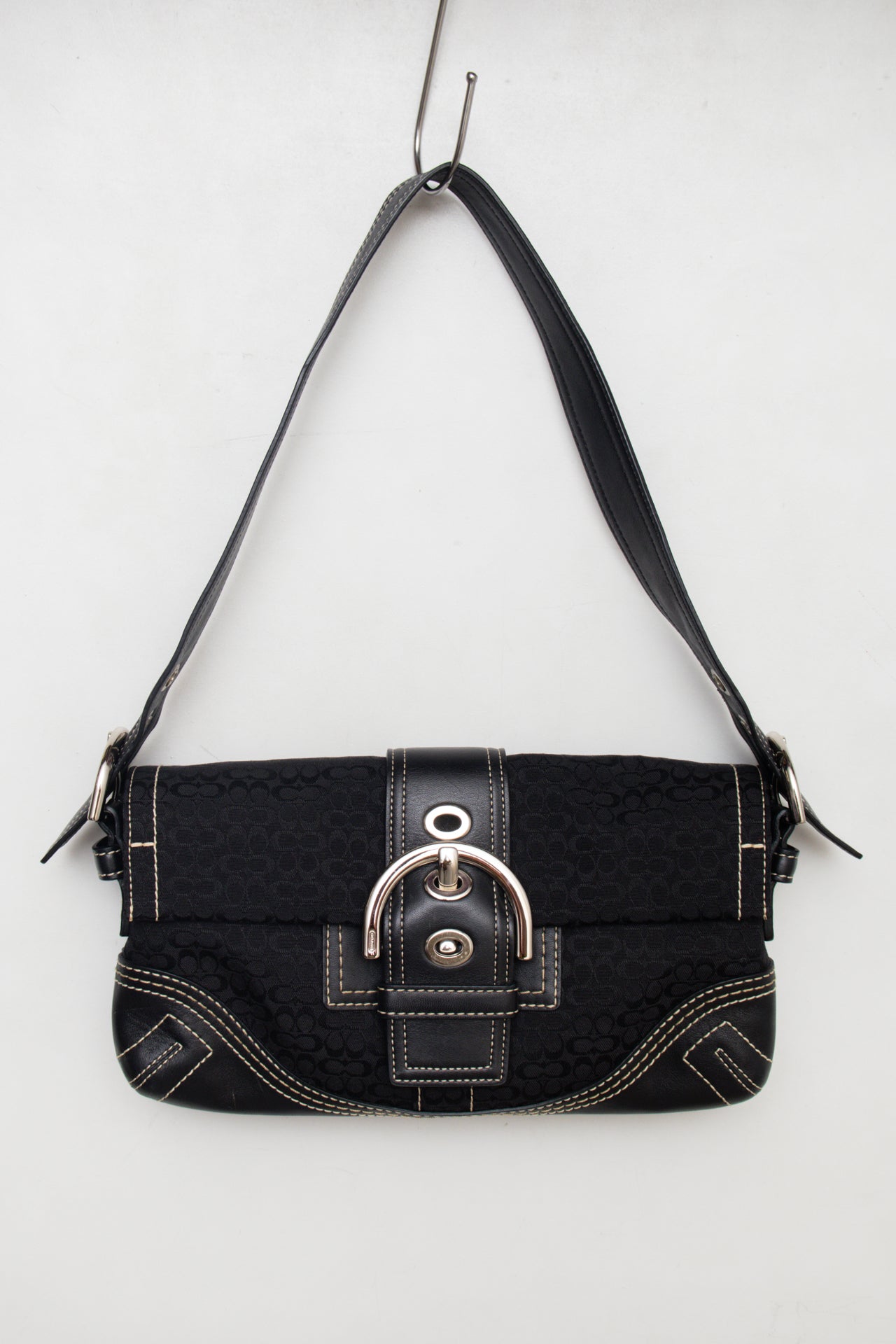 #183 Coach Shoulder Bag Black | c. 176 | Size