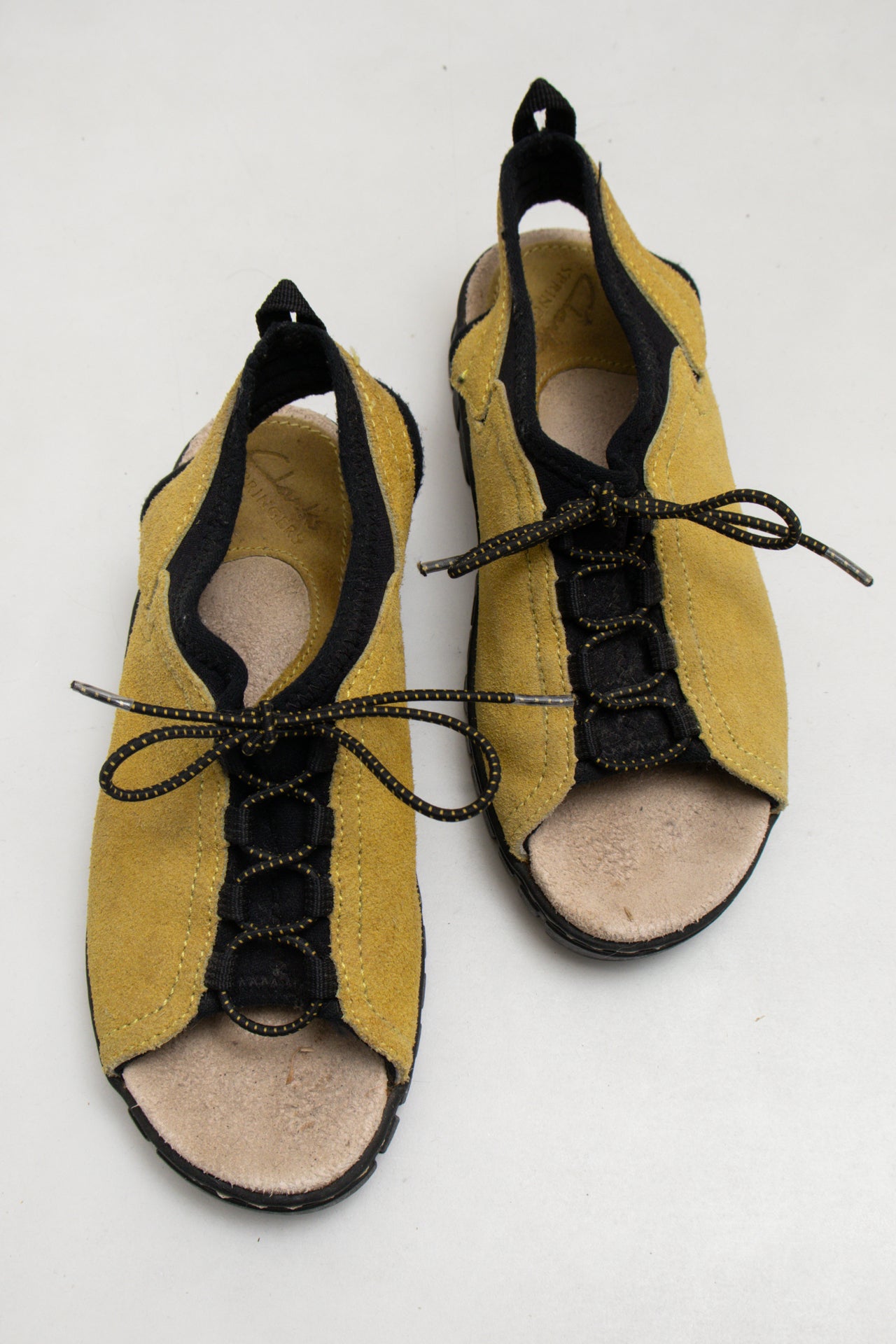#193 Clarks Sandals Yellow | c. 173 | Size AU7