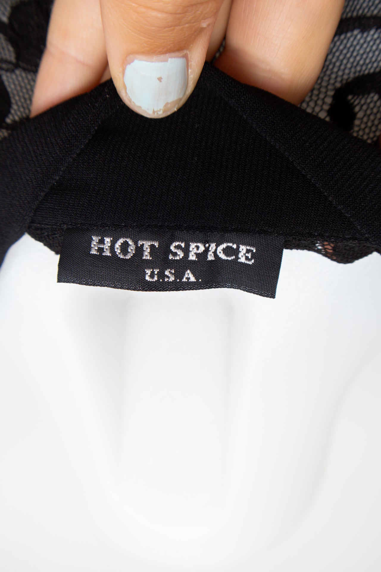 #116 Hot Spice T-shirt Black | c. 176 | Size 8