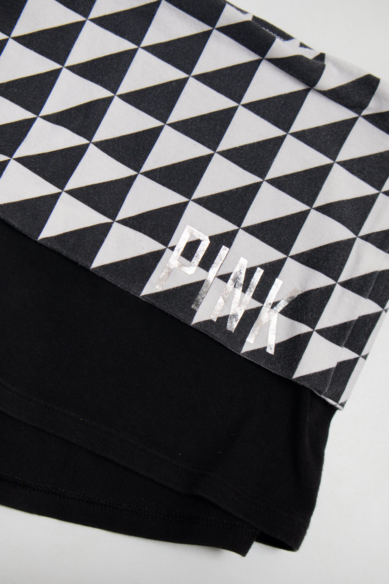 #69 Pink Yoga Victoria's Secret Shorts Black | c. 176 | Size 8