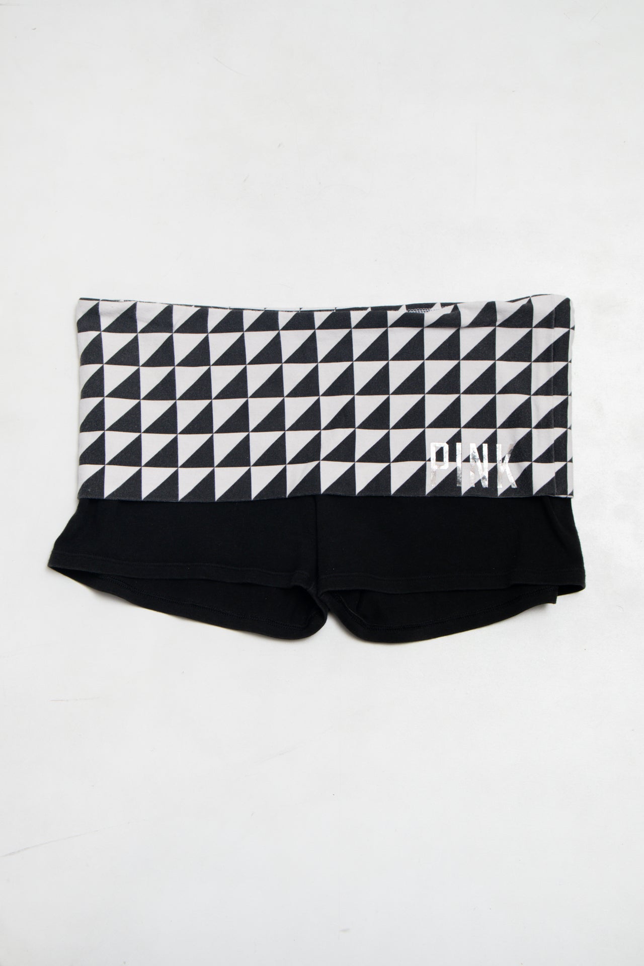 #69 Pink Yoga Victoria's Secret Shorts Black | c. 176 | Size 8
